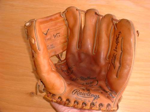 Eddie Mathews Rawlings EM Back